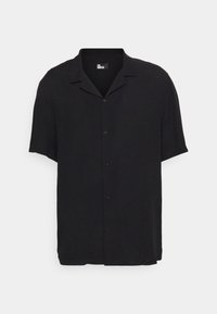 Camicia a maniche corte nera con bottoni e colletto alla francese, realizzata in un tessuto morbido, caratterizzata da una vestibilità comoda e una texture liscia.