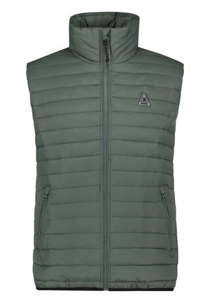 Veste sans manches matelassée verte avec col montant, fermeture éclair sur le devant, deux poches latérales zippées et un petit logo triangulaire sur la poitrine.