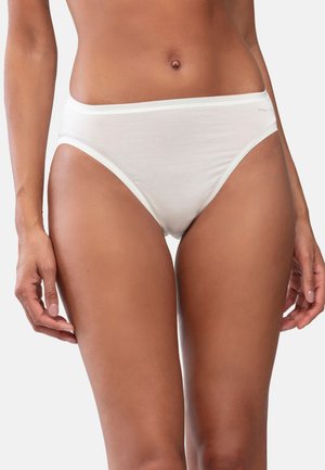 Baumwoll-Hipster-Unterhosen in Weiß mit einem weichen Bund, der glatte Kanten und minimale sichtbare Nähte für zusätzlichen Komfort bietet.
