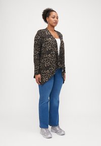ONLY Carmakoma CARBALA LYA DRAPY CARDIGAN - Kardigan - black