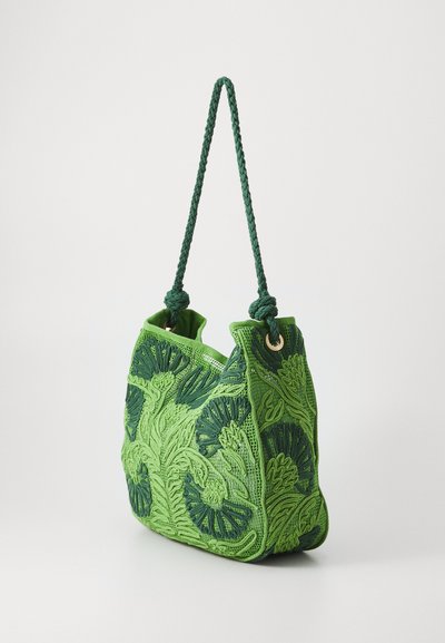 Grøn broderet håndtaske med blomsterdesign. Lavet af tekstureret stof, med en flettet rem og guld hardware detaljer.