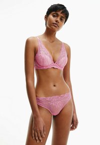 Calvin Klein Underwear LIGHT LINED PLUNGE SED COMFORT LOTUS - Soutien com aro - hollywood pink