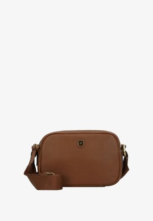 Sac en bandoulière en cuir marron avec une finition texturée, forme rectangulaire, matériel doré, et une bandoulière ajustable. Logo notable à l'avant.