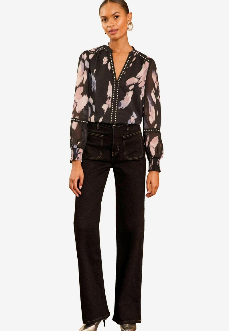 Love & Roses V NECK  HARDWARE - REGULAR FIT - Pluus - black feather
