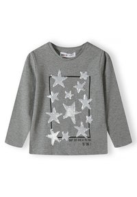 Graues Baumwoll-Langarmhemd mit silbernen Paillettensternen, die in einem rechteckigen Muster angeordnet sind, und einem Textdesign darunter.