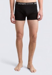 Črne boksar hlače z logotipnim trakom z napisom "DENIM TOM TAILOR." Iz mehke tkanine, s prilegajočim se krojem in gladko teksturo.
