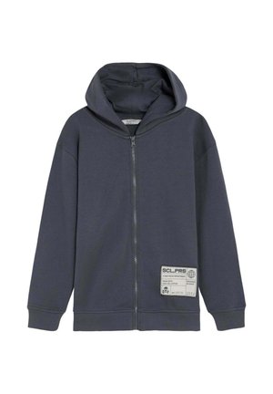 Sudadera con capucha de cremallera completa en gris oscuro con etiqueta parche frontal, mangas largas, puños acanalados y capucha incorporada.