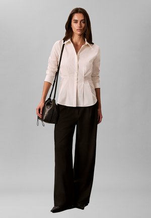 Calvin Klein, DRAWSTRING BUCKET - Taška cez plece - black