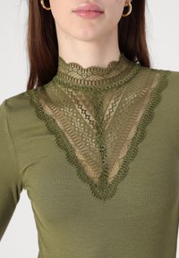 ONLY ONLTILDE HIGH NECK - Longsleeve - winter moss