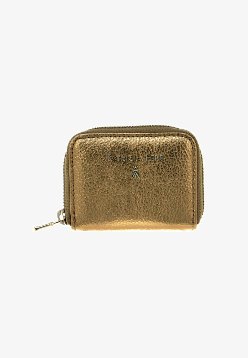 Portefeuille compact zippé en cuir métallisé doré avec le logo "Patrizia Pepe" et un petit emblème d'insecte sur le devant.