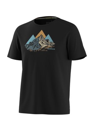 Zwart T-shirt met korte mouwen met een bergafbeelding in blauw- en oranje tinten en het "Smartwool"-logo op de borst.