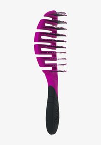 Paarse plastic kam met een brede tandenontwerp, een getextureerde zwarte rubberen grip en flexibele tanden voor het ontknopen van haar.