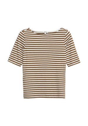 Brązowa i biała koszulka w poziome pasy z krótkim rękawem i okrągłym dekoltem, ułożona płasko na białym tle.