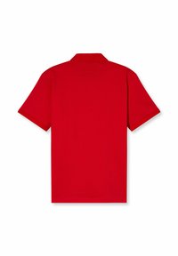 Polo shirt rossa con colletto classico e maniche corte, realizzata in tessuto liscio. Non presenta loghi o motivi visibili.