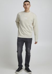 Thumbnail Image 2