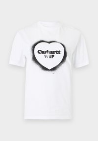 Λευκό T-shirt με κοντά μανίκια και μαύρο γραφικό καρδιά που έχει ψεκαστεί με σπρέι, με το κείμενο "Carhartt WIP" μέσα στην καρδιά στο μπροστινό μέρος.