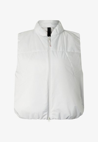 Biała, bezrękawnikowa kamizelka z wkładką, z wysokim kołnierzem i zamkiem błyskawicznym z przodu, zaprojektowana dla ciepła i lekkiego komfortu.