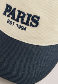 Lipsy Cap - cream and navy