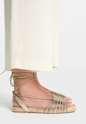 Stradivarius, Espadrilles - gold-coloured