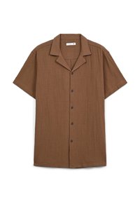 Camicia corta marrone a maniche corte in tessuto testurizzato, con colletto a punta, chiusura frontale con sette bottoni e vestibilità comoda.
