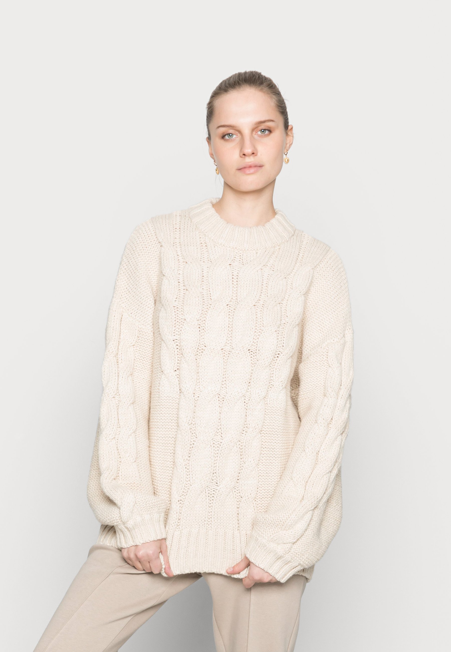 monki white jumper