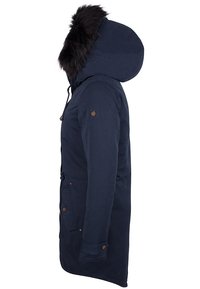 Parka de invierno azul marino con capucha con borde de pelo, bolsillos delanteros, detalles de botones y cordón, mostrado en vista lateral sobre fondo blanco.