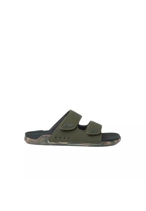 Sandalo verde regolabile con due cinturini in velcro e suola imbottita con motivo mimetico sul lato.