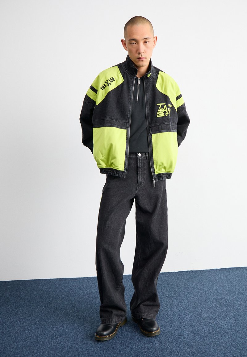 adidas Originals MOTO PANT - Volné džíny - black