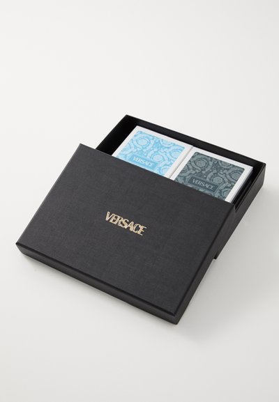 Versace PLAYING CARDS 2 DECKS BAROCCO - Iné doplnky - gold-coloured