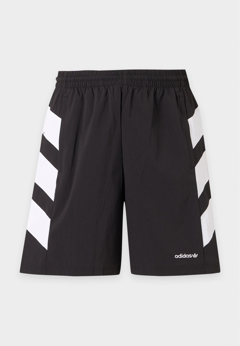 Sorte atletikshorts med hvide diagonale striber på siderne og et Adidas-logo på det nederste højre ben.