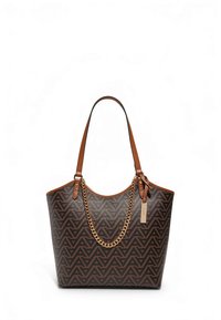 Borsa tote in tela marrone con motivo geometrico, dotata di manici in pelle marrone e dettaglio a catena color oro.
