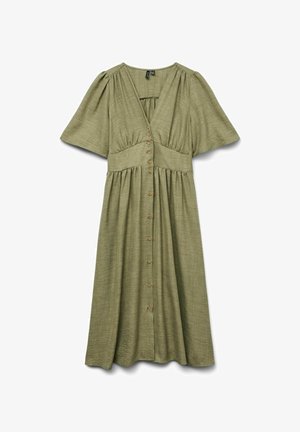 Robe en lin vert olive avec un décolleté en V profond, des manches courtes bouffantes et un bouton à l'avant ; présente une taille froncée et une jupe fluide.