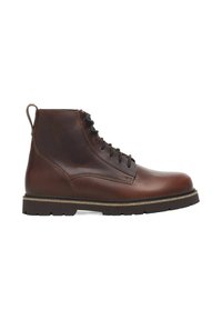 Botte de cheville en cuir marron avec un design à lacets, bout rond, semelle contrastante beige clair, et une poignée en boucle à l'arrière.