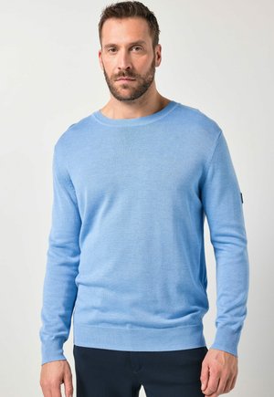 FINE LIGHTWEIGHT CREW NECK WITH BADGE - Trui - sky blue