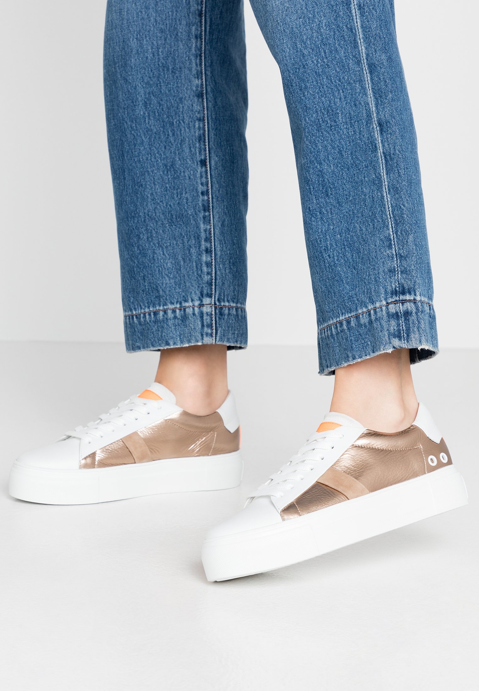 BIG Sneakers biancogoldneon orange BIG Sneakers biancogoldneon orange