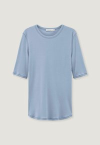 Ljusblå bomulls t-shirt med rund halsringning och korta ärmar, med rak fåll och slät yta. Enkelt och minimalt design.