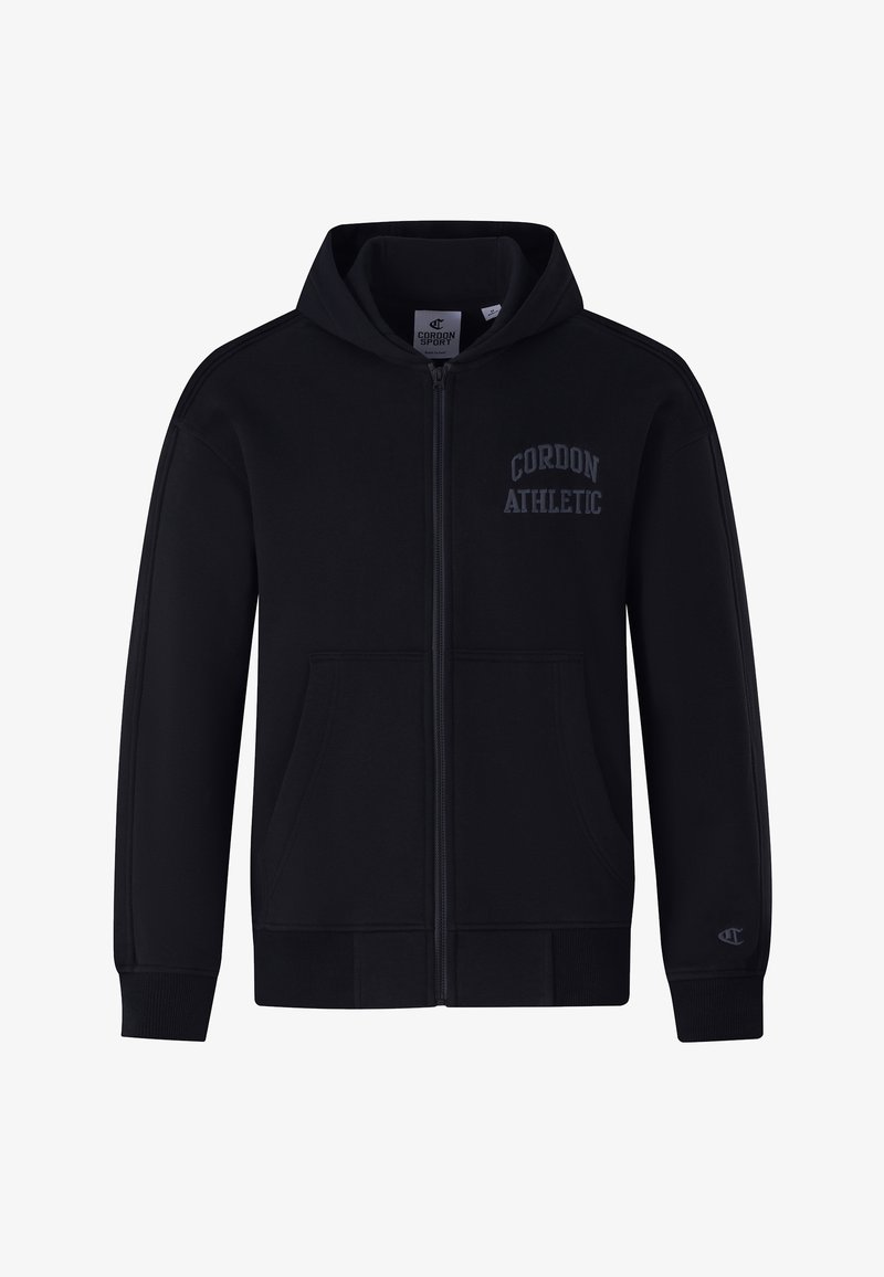 Schwarze Zip-Hoodie aus weichem Material mit Kapuze, auf der obersten linken Seite mit "CORDON ATHLETIC" in dunkelgrau bedruckt und zwei Vordertaschen.