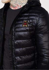 SIKSILK Allvädersjacka - black