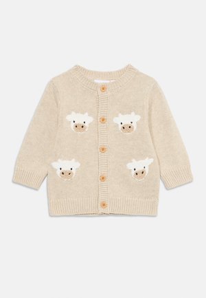 Beige gestrickter Cardigan mit Holzknöpfen, der vier Schaf-Applikationen auf der Vorderseite hat. Gerippter Kragen und Bündchen, weicher Stoff.