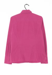 Pitkähihaisen paidan kirkkaan vaaleanpunainen kangas, jossa on kaulus, näkyvät ompeleet ja nappikoristeet hihansuissa. Yksinkertainen takapinta.