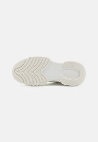 Steve Madden BELISSIMO - Sneakers basse - white