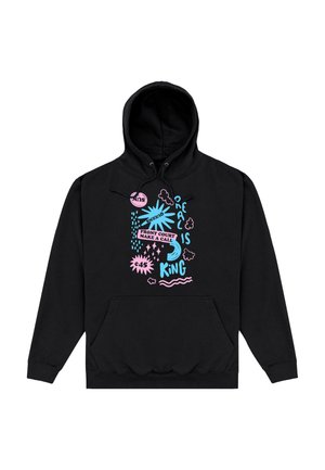 Sort hættetrøje med pink og blå abstrakte grafik og tekst inklusive "FRONT COURT MAKE A CALL", "DEAL IS KING" og "€45" foran.