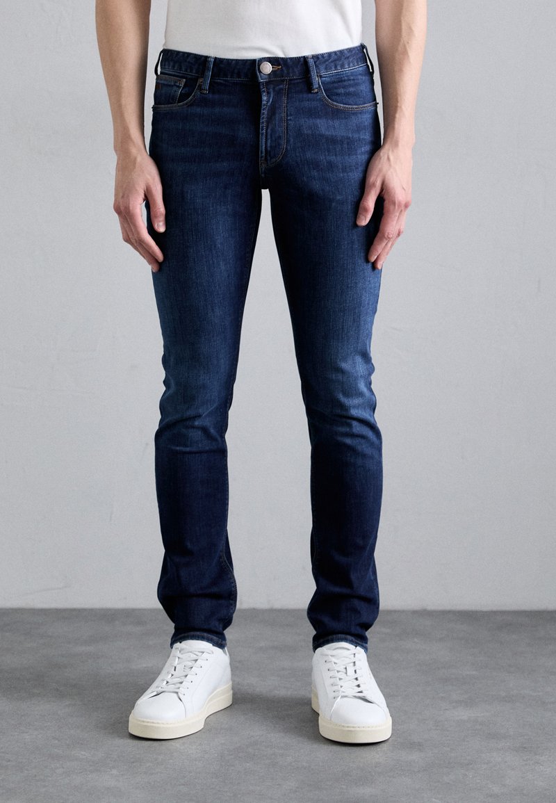 Emporio Armani - 5 POCKETS PANT - Jeans slim fit - medium blue denim, Forstørre