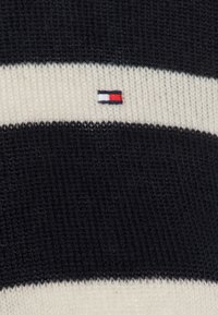 Tommy Hilfiger SOFT SWEATER - Pulover - desert sky/ecru