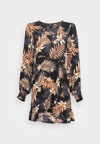 Vestido negro con mangas largas, patrón de flores y hojas en melocotón y crema, escote en V, puños fruncidos y detalle de dobladillo con volantes.