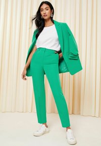 Friends Like These TAILORED ANKLE GRAZER REGULAR FIT - Auduma bikses - jade green green