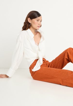 HIGH WAIST FLARE WILLA - Nadrágok - tan brown