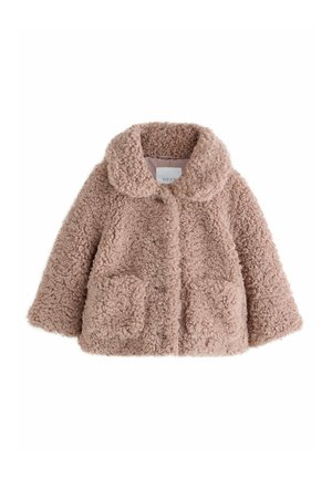 Barnets lysebrune, fluffy teddyfrakke med stor krave, forreste knapper og to forlommer på hvid baggrund.