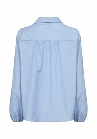 Camisa de rayas azul claro con cuello, mangas largas y detalle de fruncido en la parte trasera para mayor volumen. Fabricada en un tejido suave.