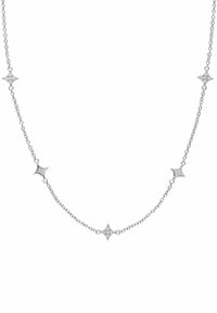 Zilveren ketting met afwisselend ster- en ruitvormige accenten, voorzien van een fijn kettinkje en kleine diamantachtige versiersels op vaste afstanden.